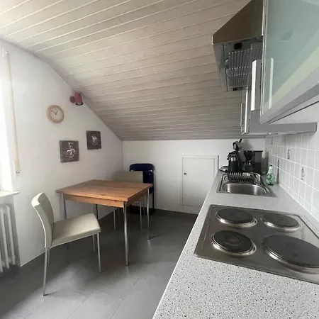Ruhige Mit Balkon Und Bergsicht דירה לנגנרגן